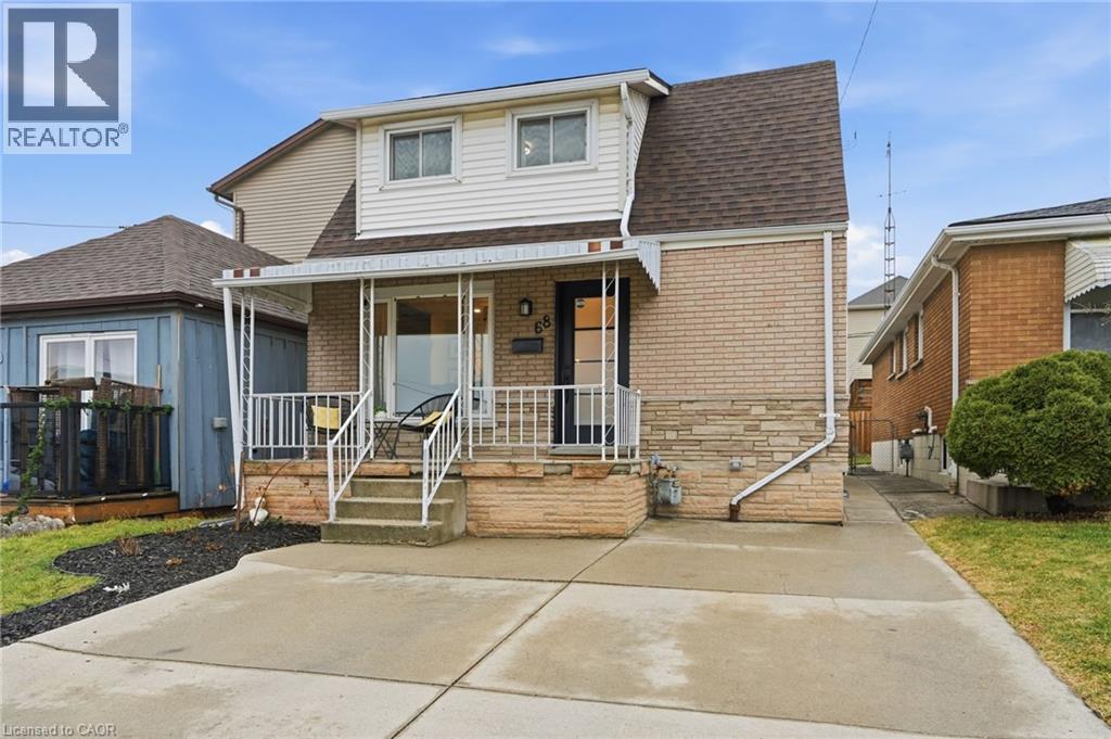 68 Delena Avenue N, Hamilton, ON - Outdoor With Deck Patio Veranda With Facade