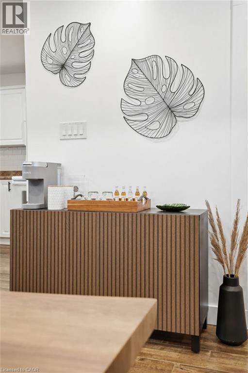 68 Delena Avenue N, Hamilton, ON - Indoor Photo Showing Other Room