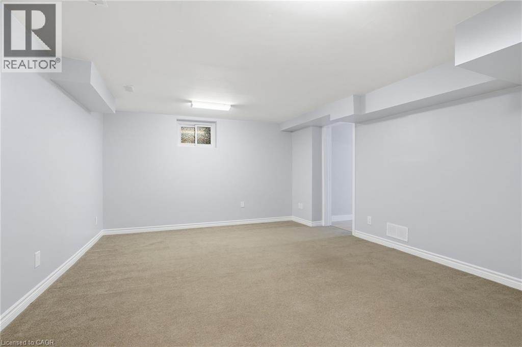 68 Delena Avenue N, Hamilton, ON - Indoor Photo Showing Other Room