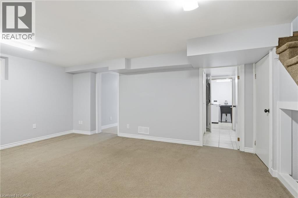 68 Delena Avenue N, Hamilton, ON - Indoor Photo Showing Other Room