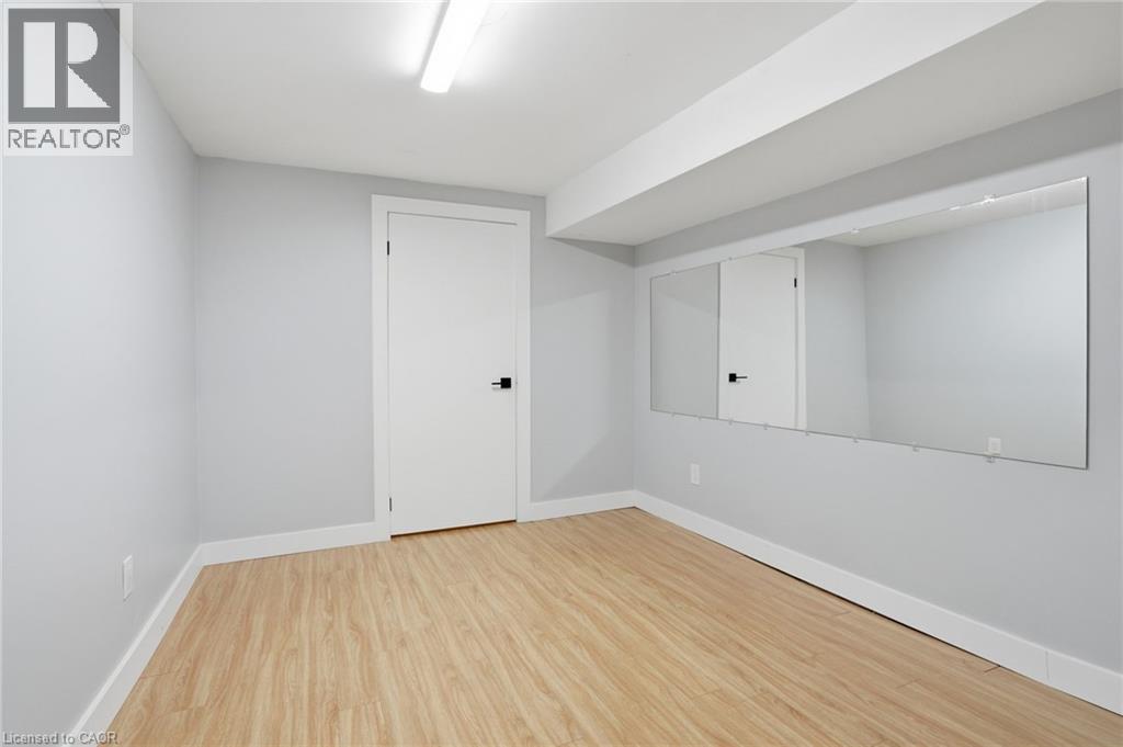 68 Delena Avenue N, Hamilton, ON - Indoor Photo Showing Other Room