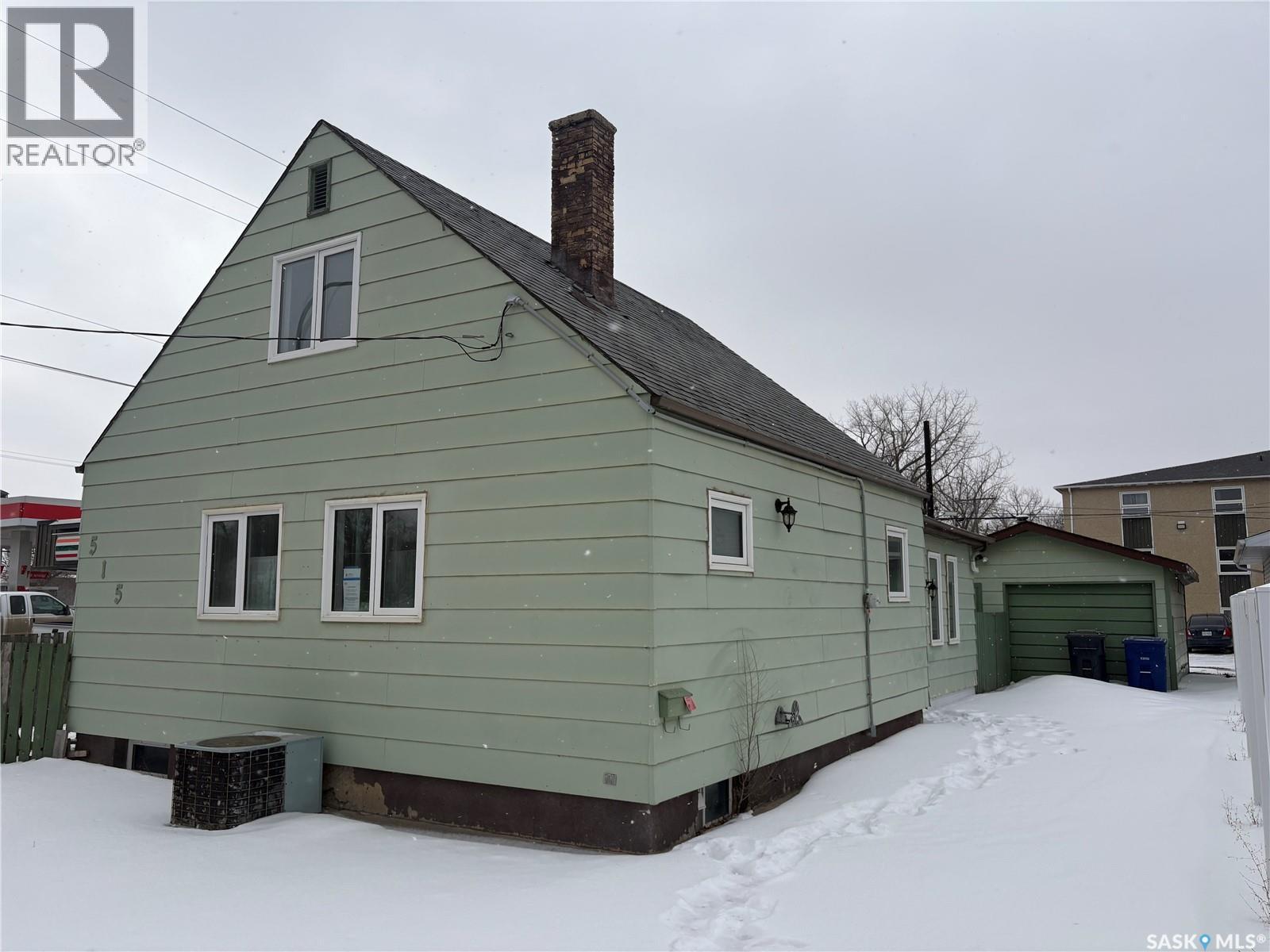 515 King Street, Weyburn, SK - Outdoor With Exterior