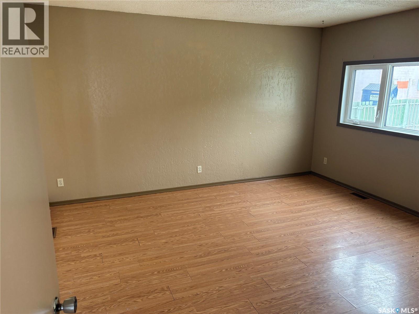 515 King Street, Weyburn, SK - Indoor Photo Showing Other Room