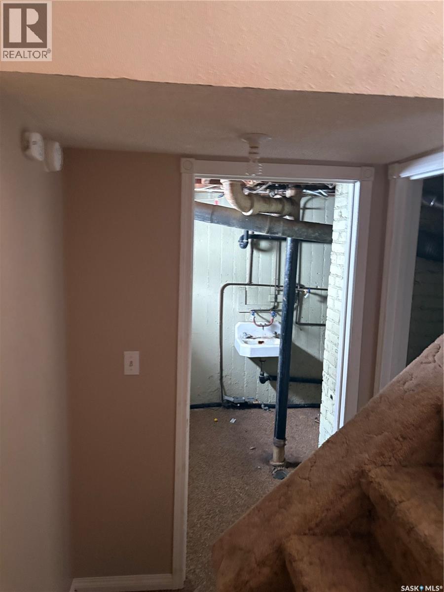 515 King Street, Weyburn, SK - Indoor Photo Showing Other Room