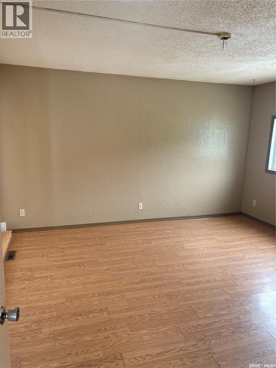 515 King Street, Weyburn, SK - Indoor Photo Showing Other Room