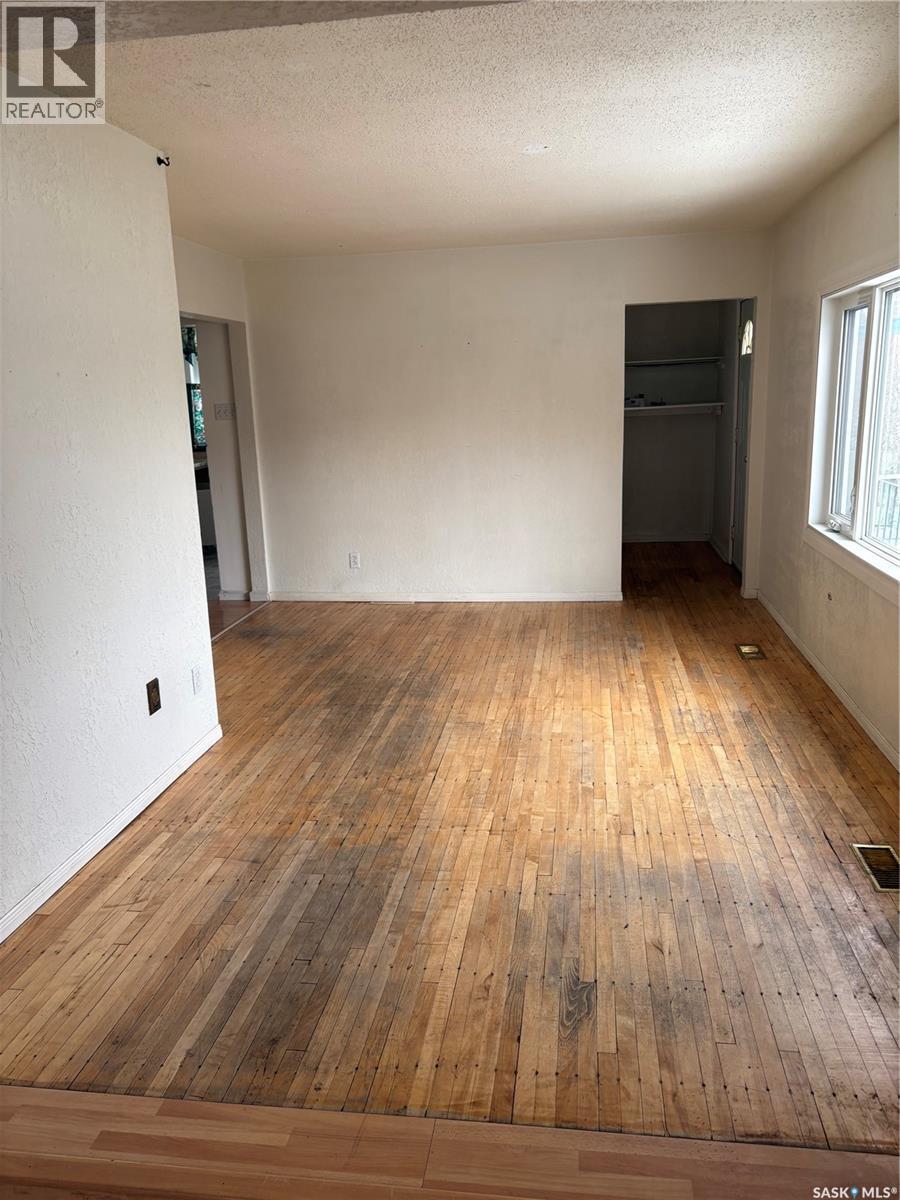 515 King Street, Weyburn, SK - Indoor Photo Showing Other Room