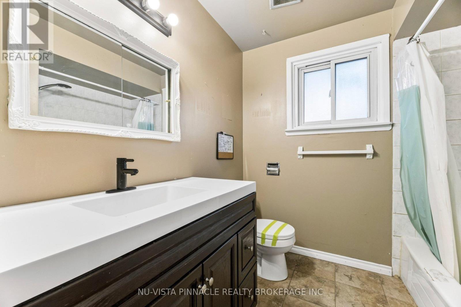 1627 Alwin Circle, Pickering (Village East), ON - Indoor Photo Showing Bathroom