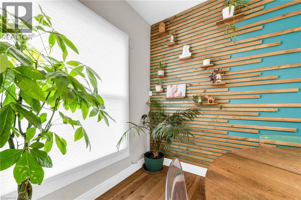 373 Emerald Street N, Hamilton, ON - Indoor Photo Showing Other Room