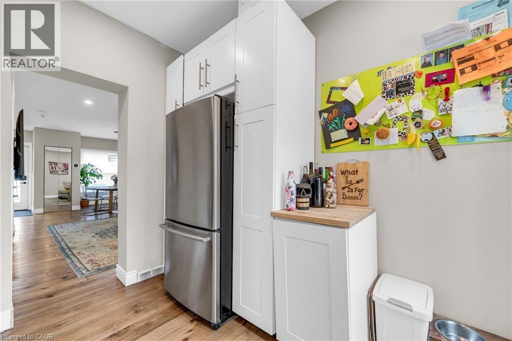 373 Emerald Street N, Hamilton, ON - Indoor