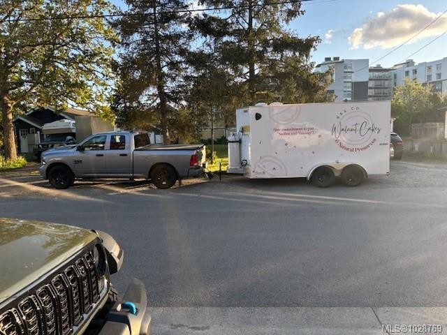 . Cls Ave, Saanich, BC