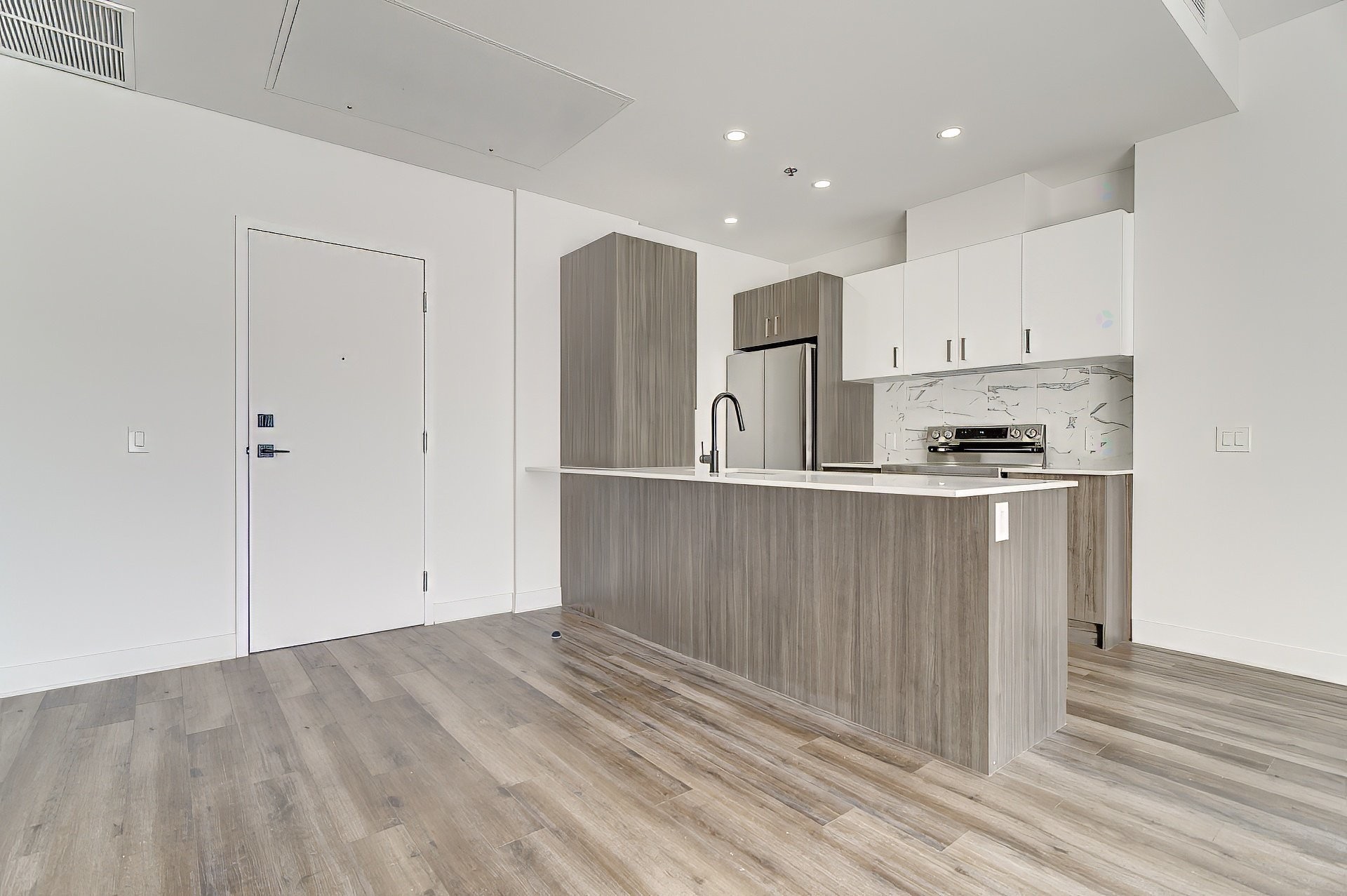 Kitchen - 510-2020 Rue Lucien-Thimens, Montréal (Saint-Laurent), QC - Indoor Photo Showing Kitchen