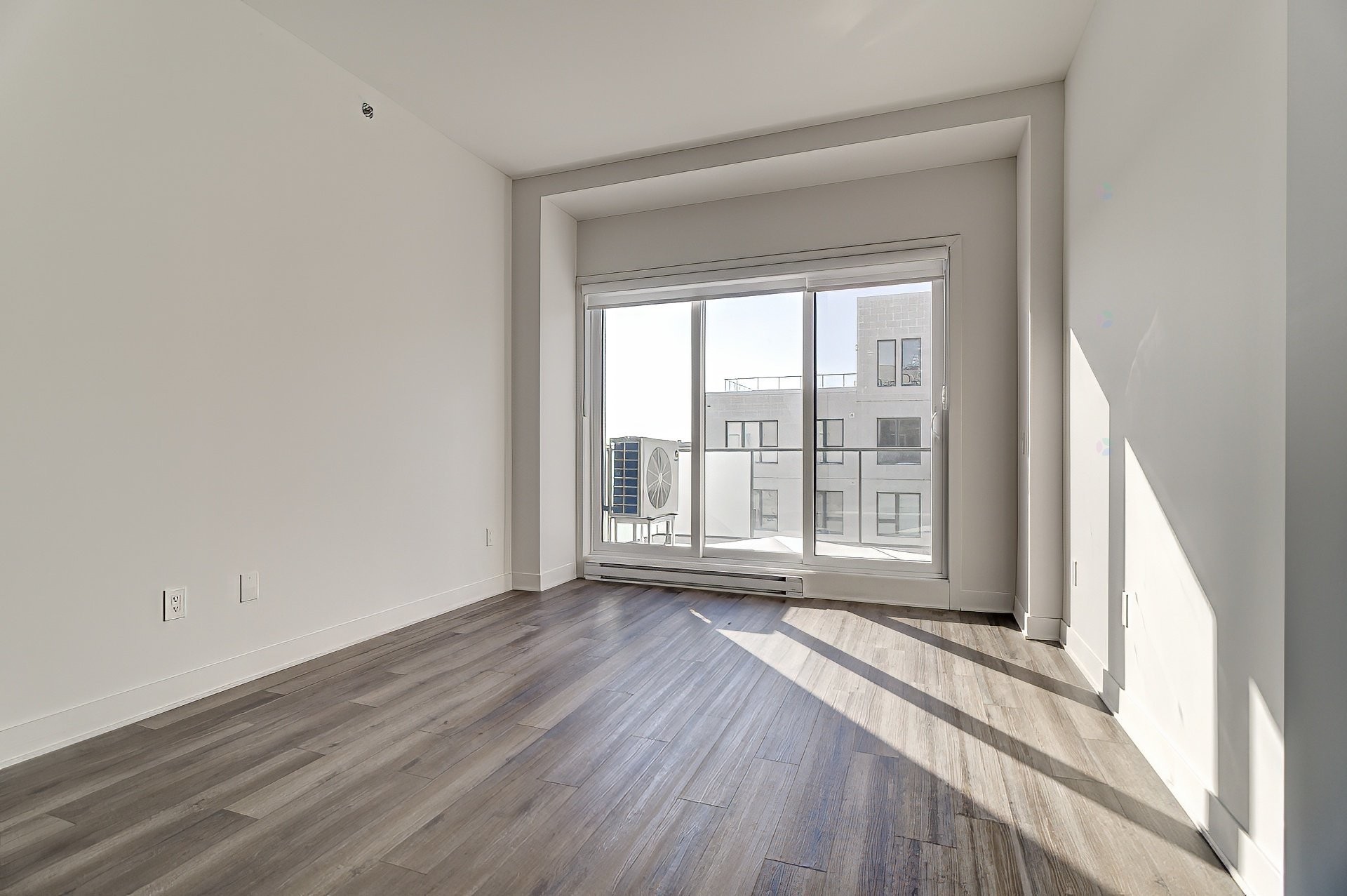 Living Room - 510-2020 Rue Lucien-Thimens, Montréal (Saint-Laurent), QC - Indoor Photo Showing Other Room