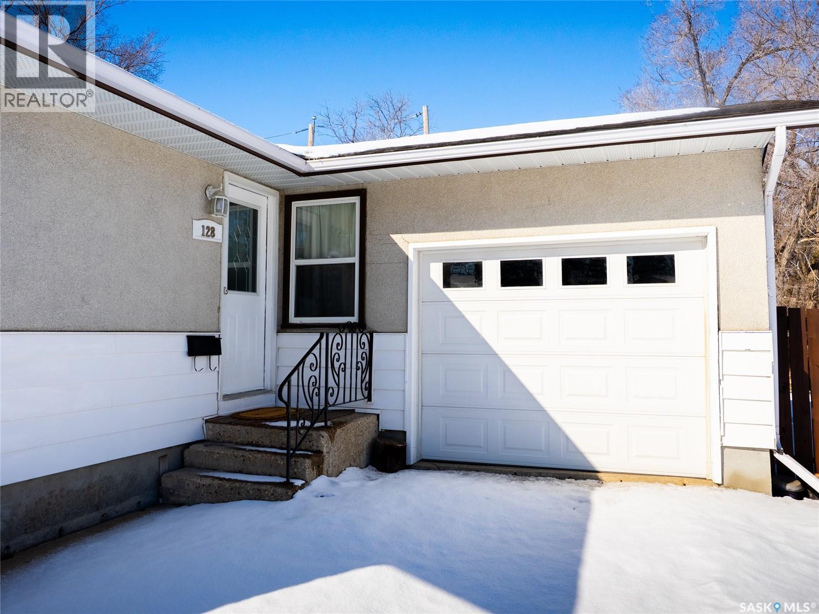 128 Mcdougall Crescent, Regina, SK - Outdoor