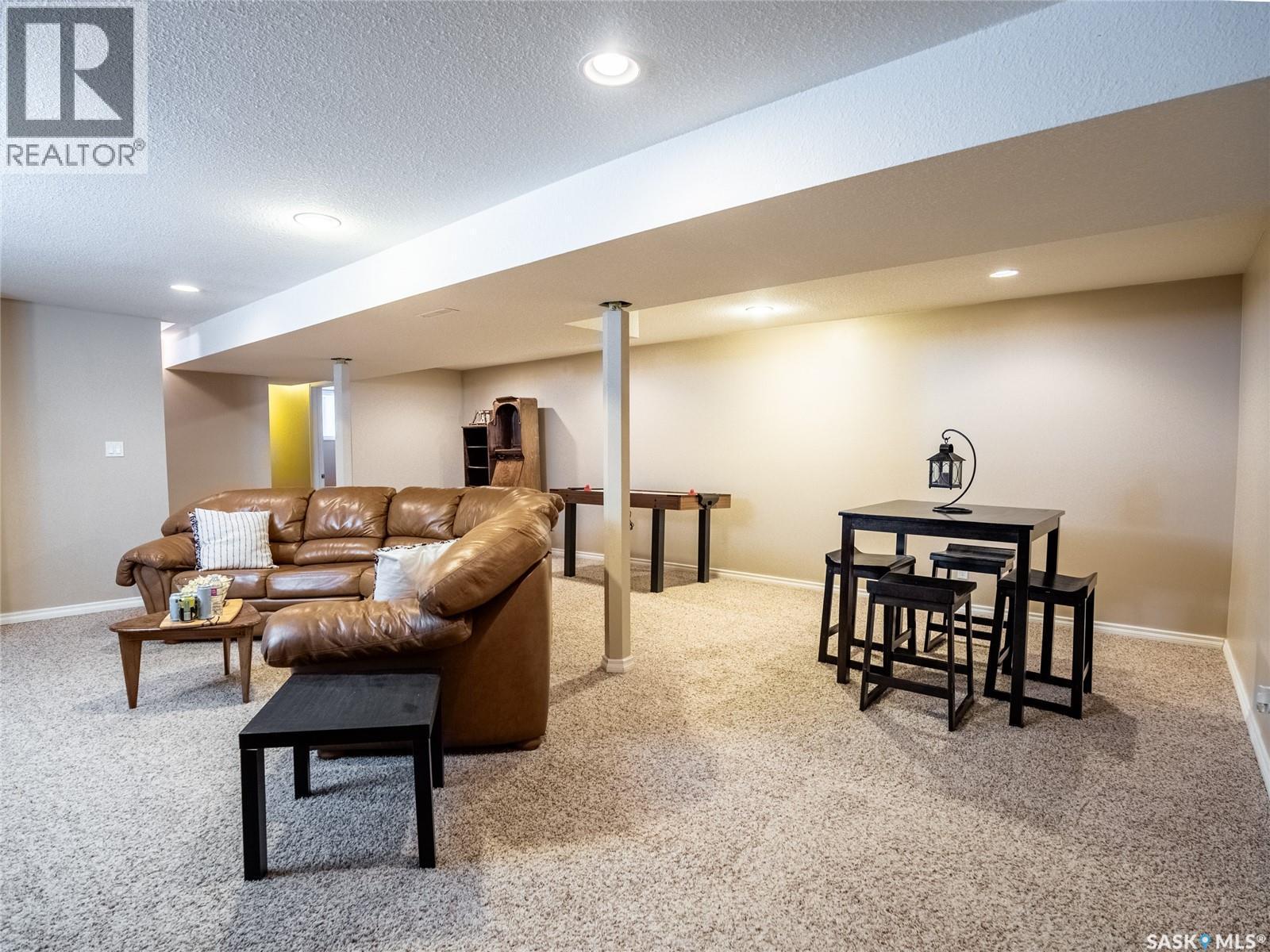 128 Mcdougall Crescent, Regina, SK - Indoor