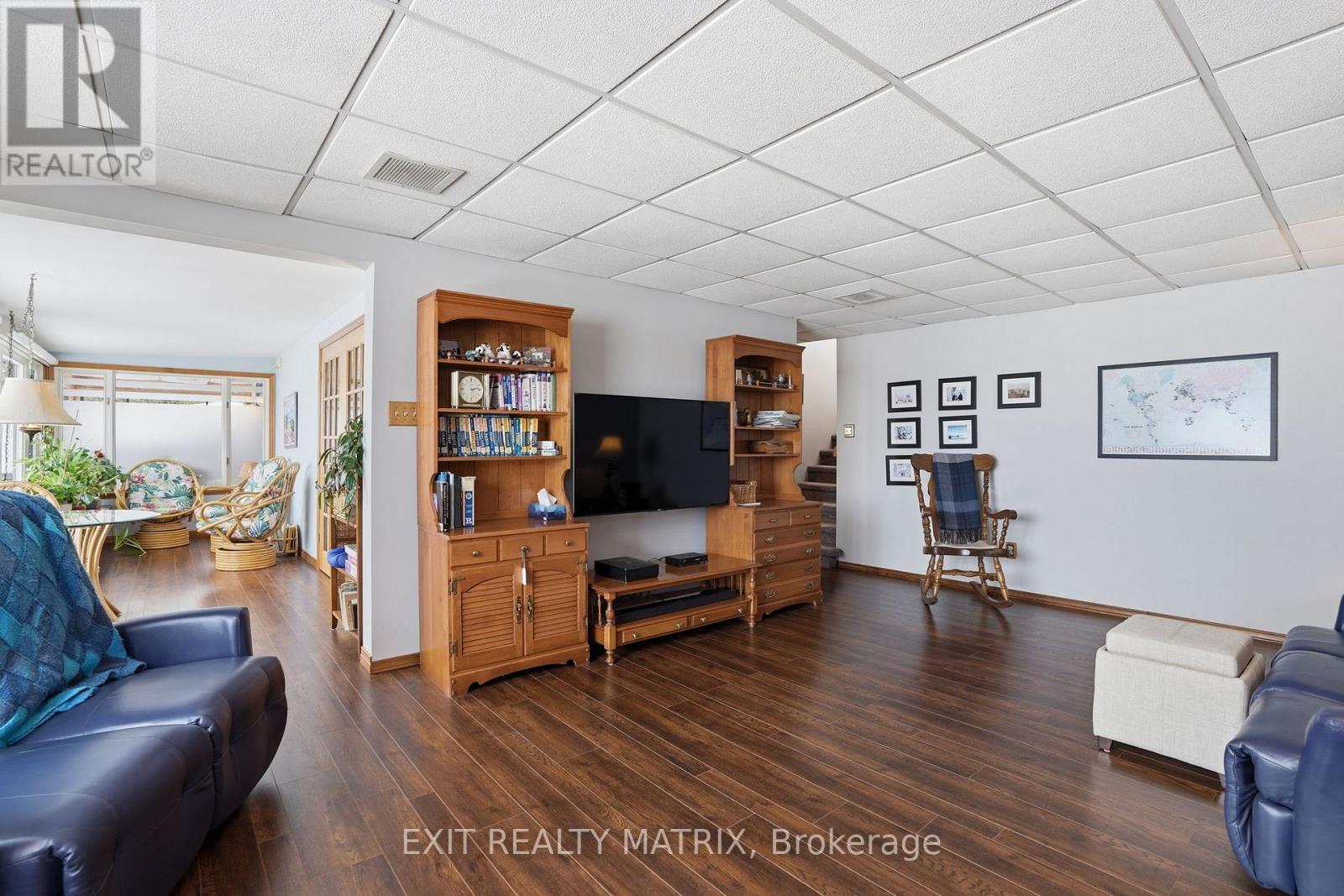 2176 Bay Road, Champlain, ON - Indoor Photo Showing Living Room