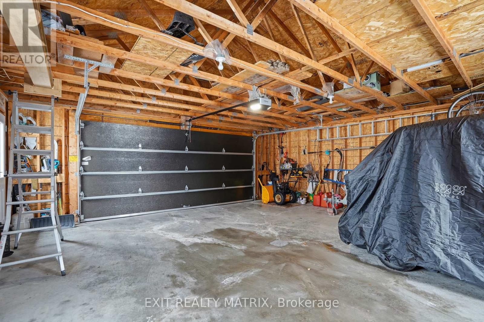 2176 Bay Road, Champlain, ON - Indoor Photo Showing Garage