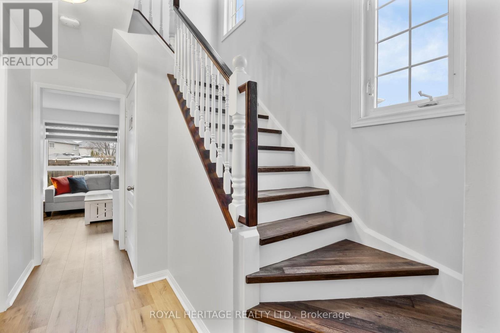 Stairway - 1251 Quest Circle, Mississauga, ON - Indoor Photo Showing Other Room