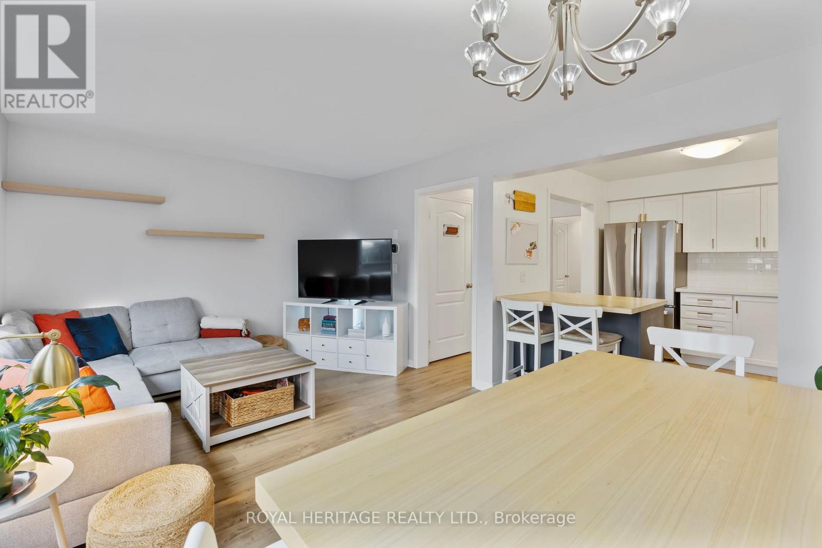 Living/Dining Rooms - 1251 Quest Circle, Mississauga, ON - Indoor