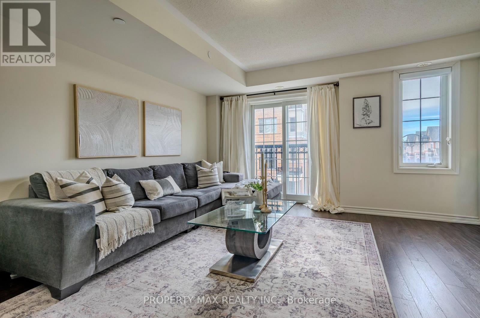 2589 Bromus Path, Oshawa, ON - Indoor Photo Showing Living Room