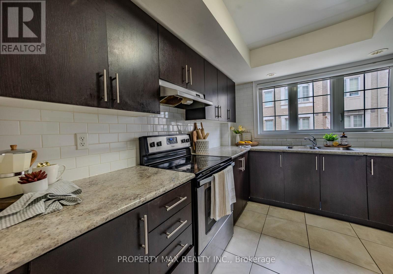 2589 Bromus Path, Oshawa, ON - Indoor Photo Showing Kitchen