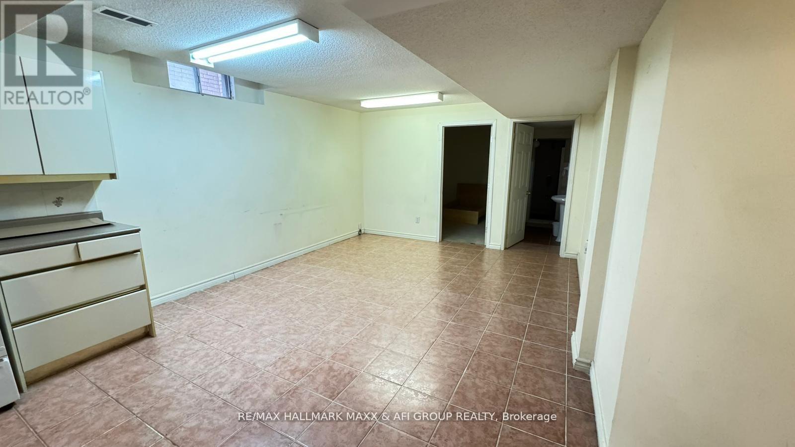 Basement - 316 Valleymede Drive, Richmond Hill, ON - Indoor Photo Showing Other Room