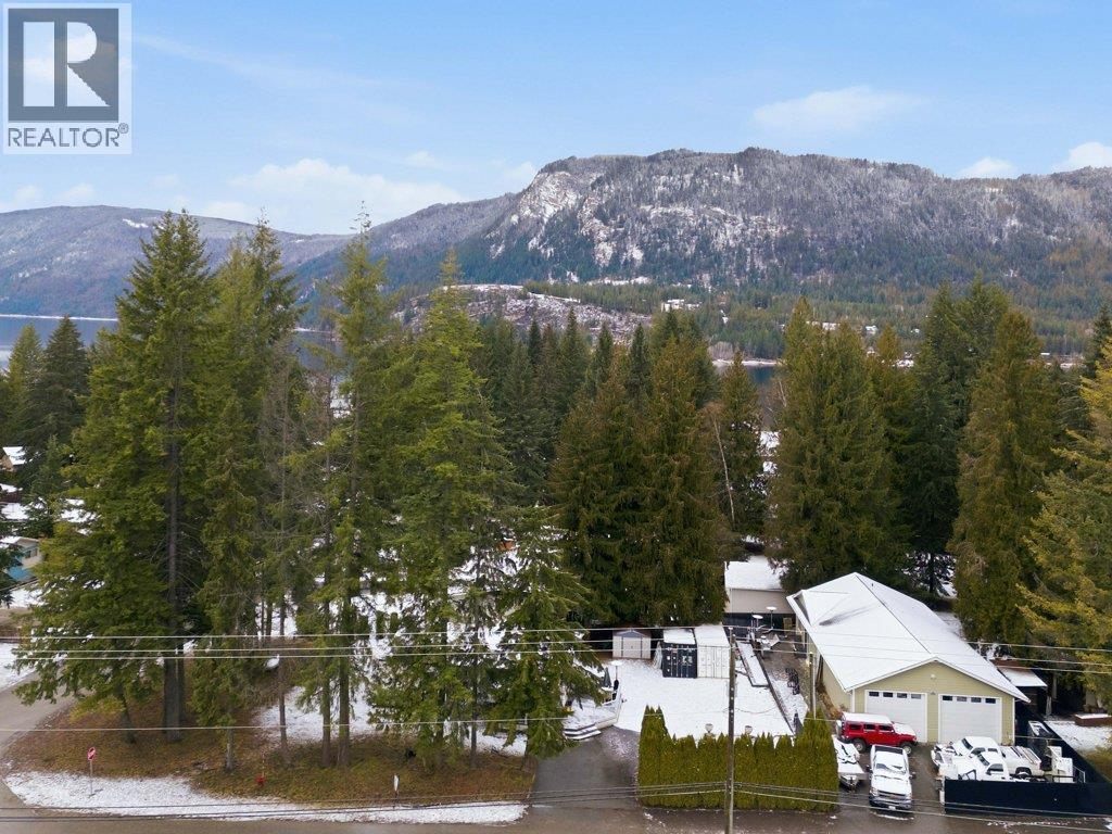 1 Wolfe Street, Sicamous, BC