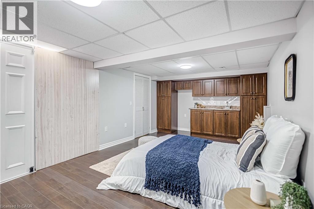 85 Ranchdale Drive, Hamilton, ON - Indoor Photo Showing Bedroom