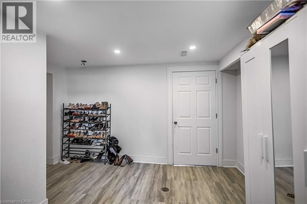 146 West 25Th Street, Hamilton, ON - Indoor Photo Showing Other Room