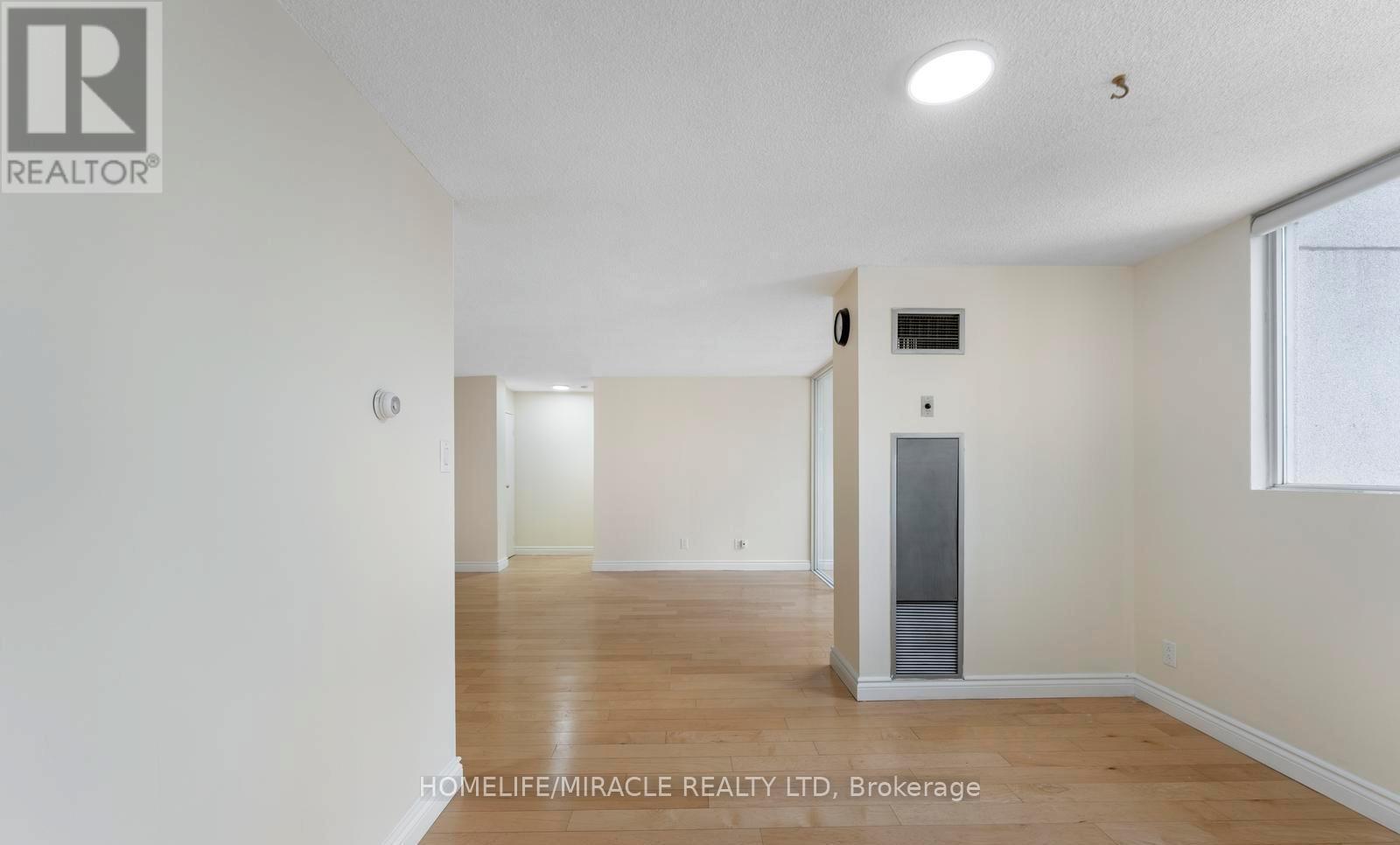 202 - 3700 Kaneff Crescent, Mississauga, ON - Indoor Photo Showing Other Room
