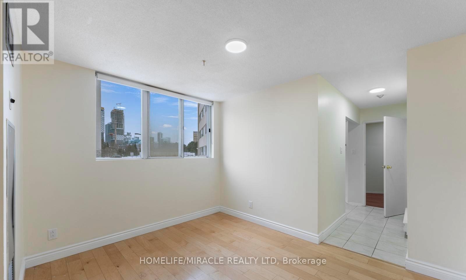 202 - 3700 Kaneff Crescent, Mississauga, ON - Indoor Photo Showing Other Room