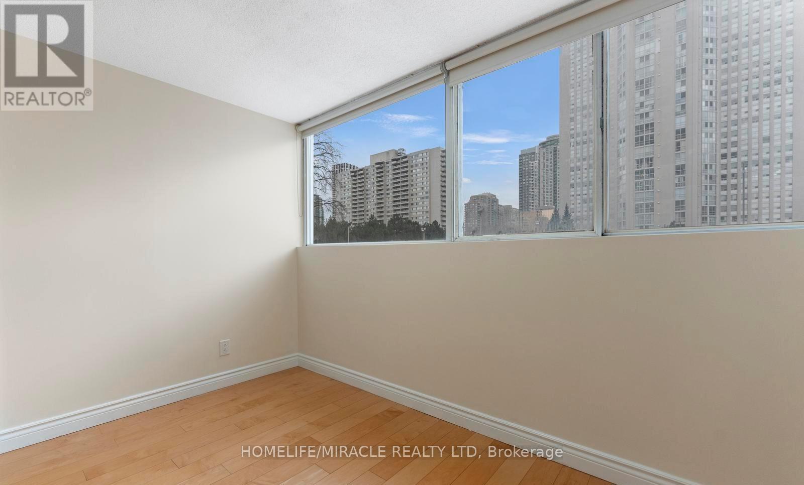 202 - 3700 Kaneff Crescent, Mississauga, ON - Indoor Photo Showing Other Room