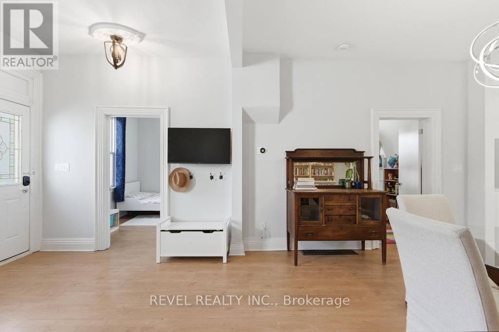 176 Wood Street E, Hamilton, ON