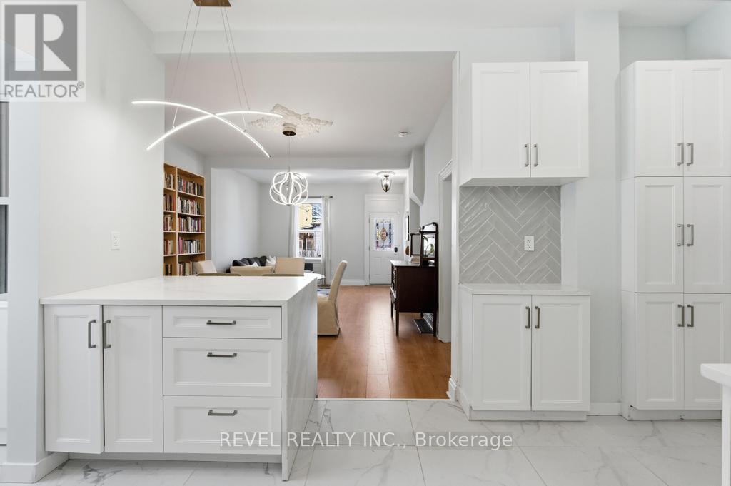 176 Wood Street E, Hamilton, ON