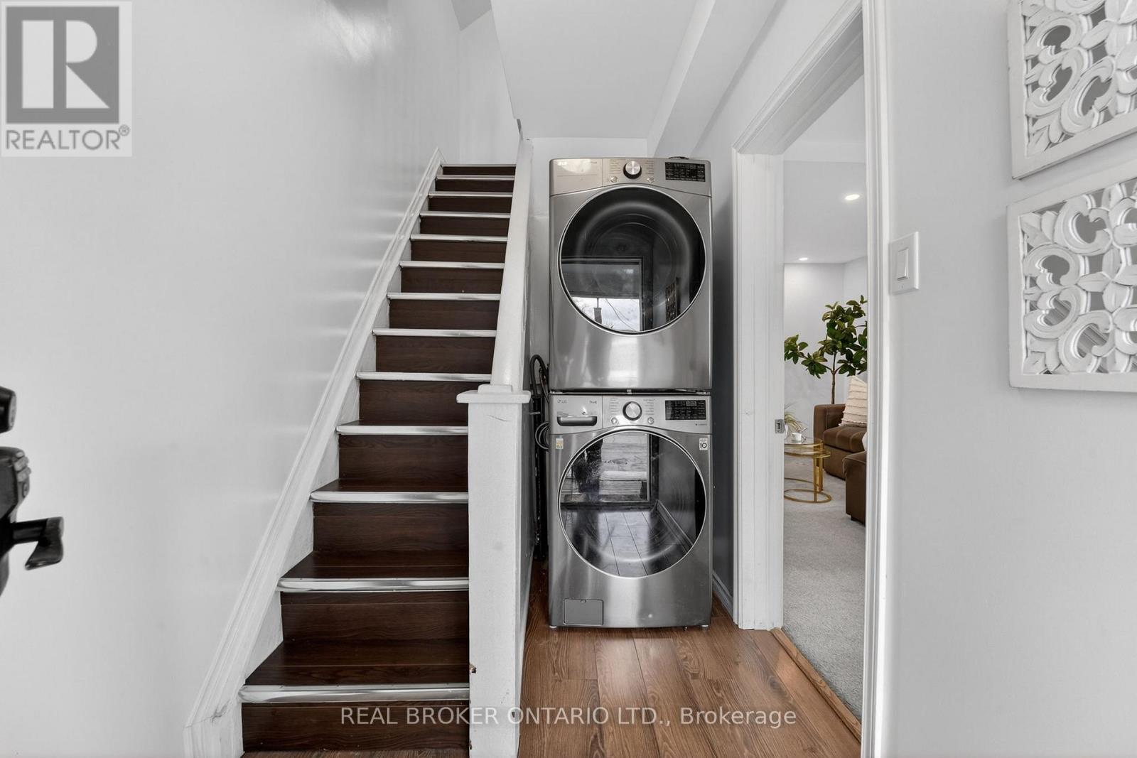 3 Beatty Avenue, Hamilton, ON - Indoor Photo Showing Laundry Room