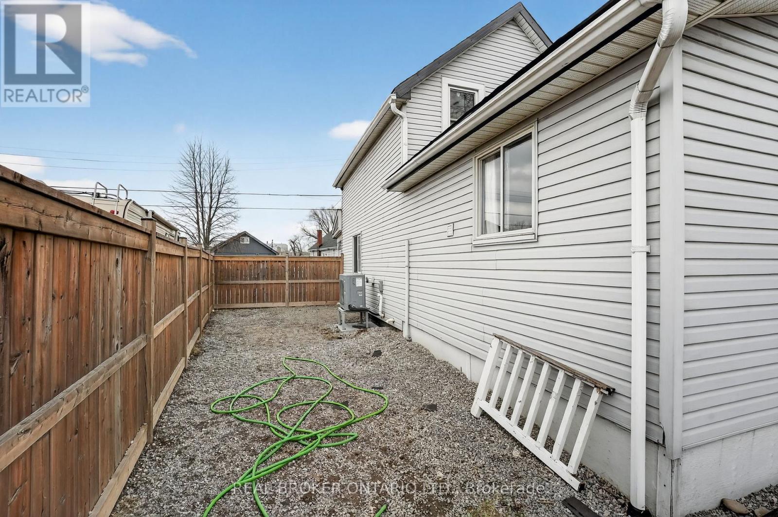 3 Beatty Avenue, Hamilton, ON - Outdoor