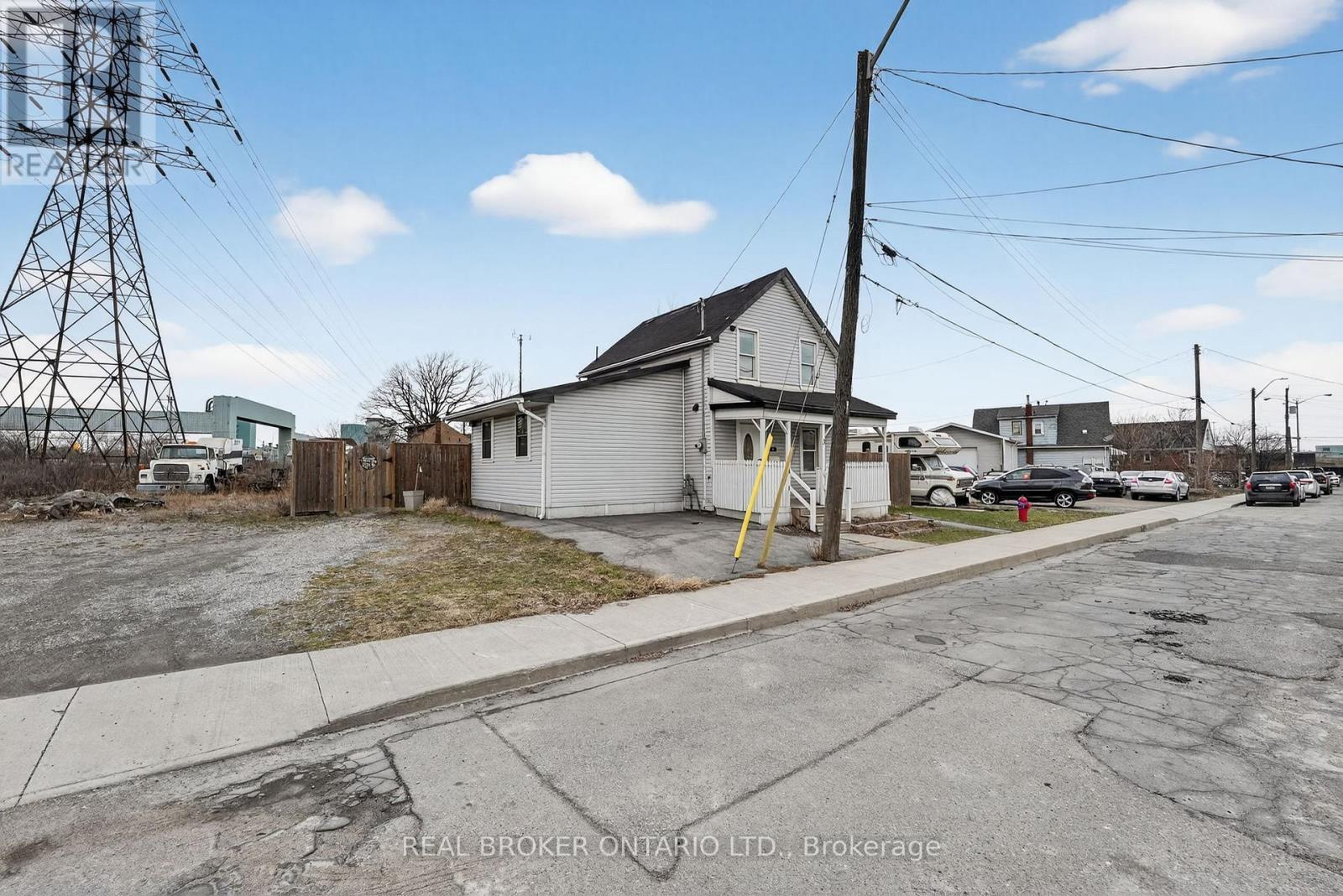 3 Beatty Avenue, Hamilton, ON - Outdoor