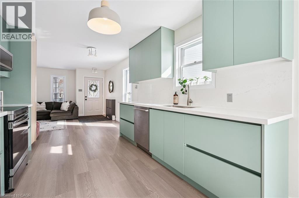 707 Jacob Lane, Waterloo, ON - Indoor Photo Showing Kitchen