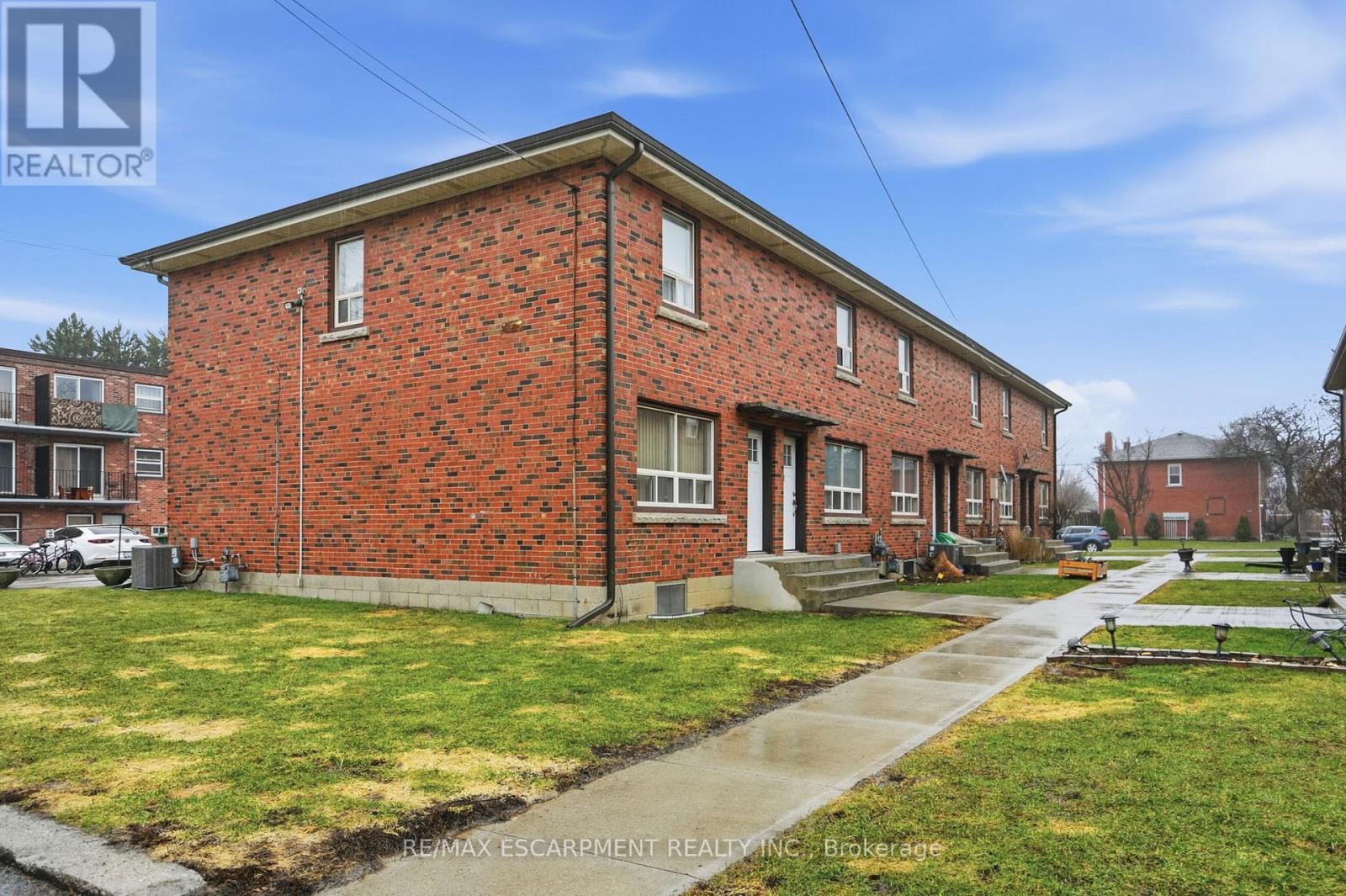 424 East 42Nd Street, Hamilton, ON - Outdoor