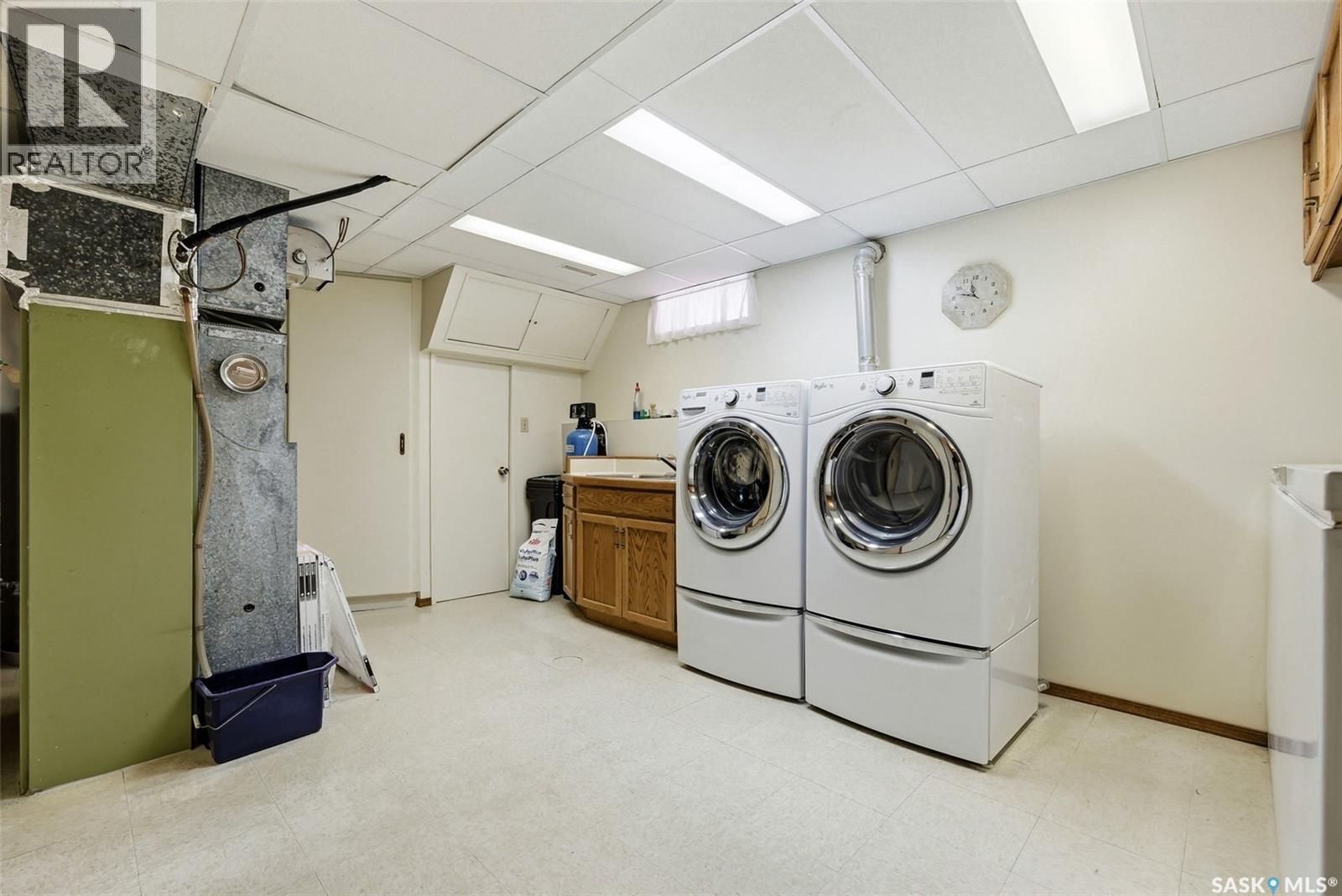 191 Elmview Road, Regina, SK - Indoor Photo Showing Laundry Room