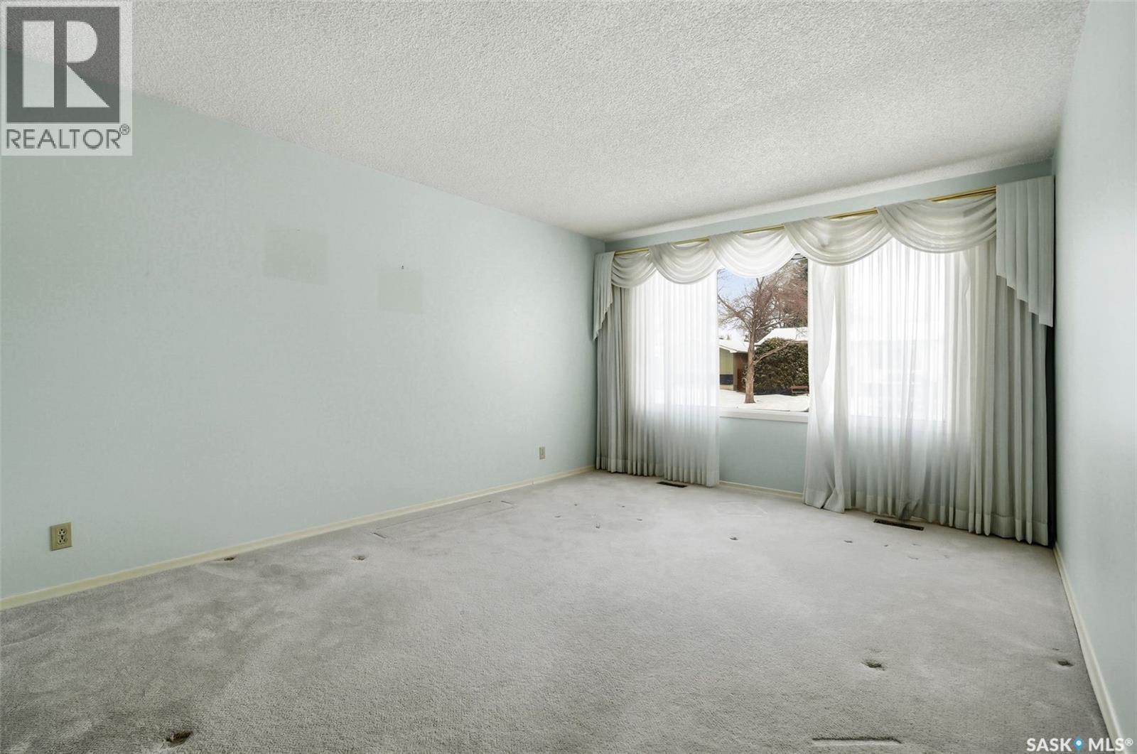 191 Elmview Road, Regina, SK - Indoor Photo Showing Other Room