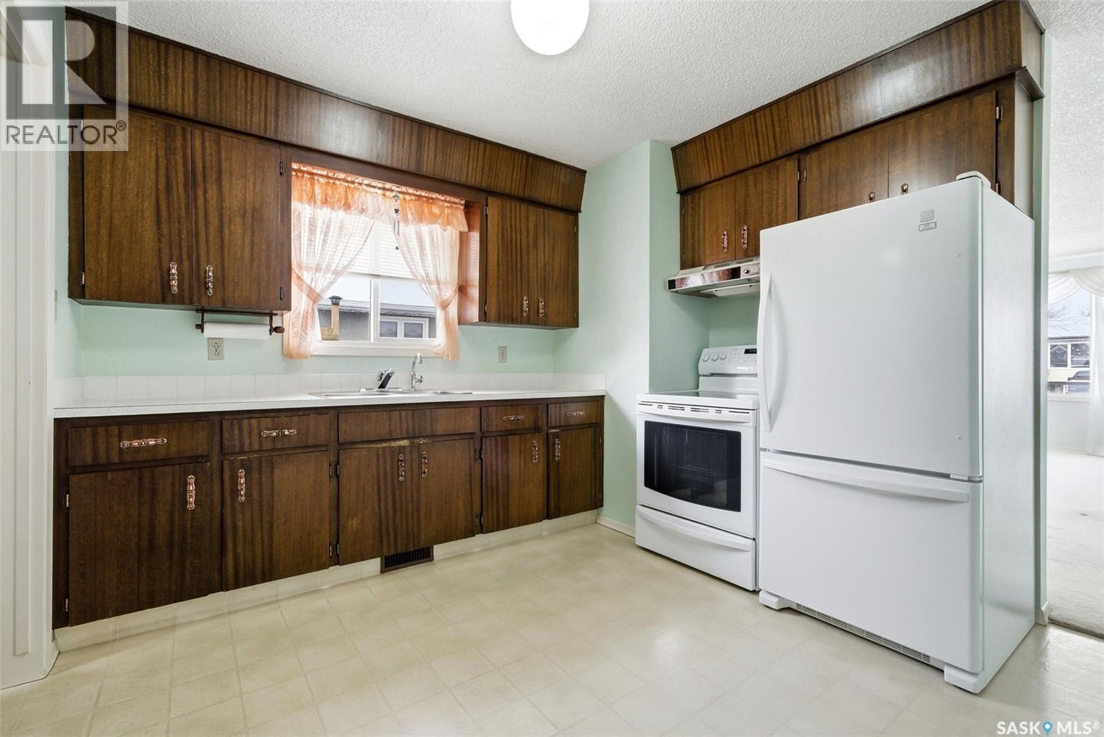 191 Elmview Road, Regina, SK - Indoor Photo Showing Kitchen