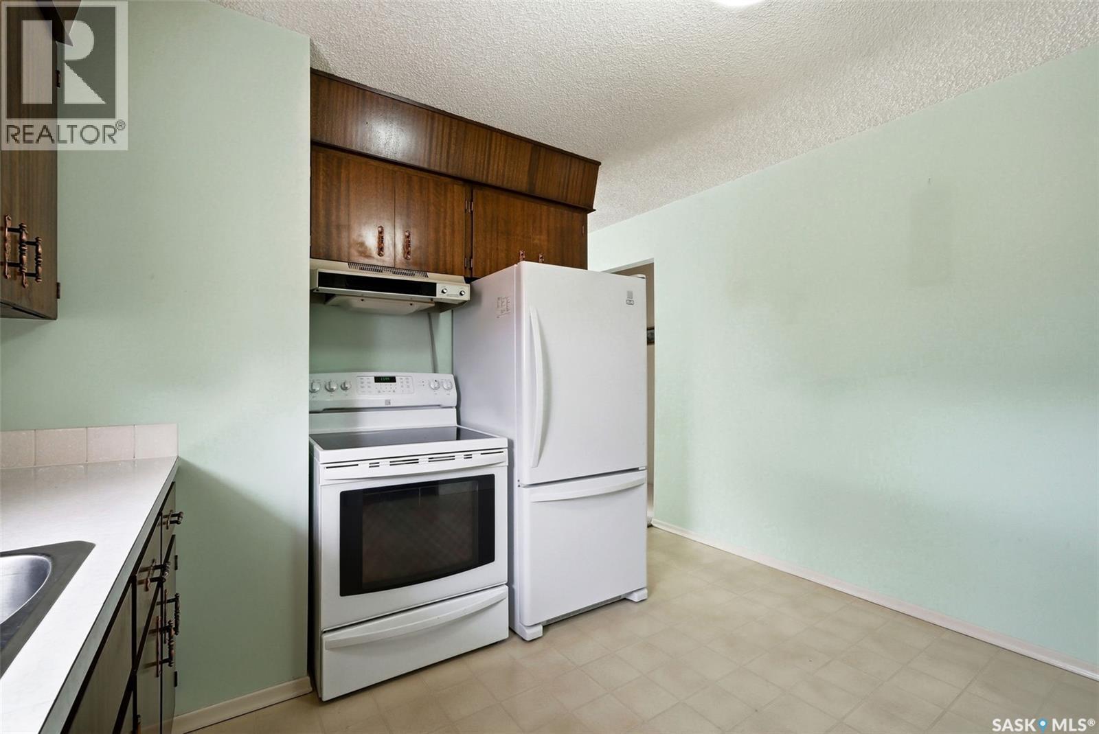 191 Elmview Road, Regina, SK - Indoor Photo Showing Kitchen