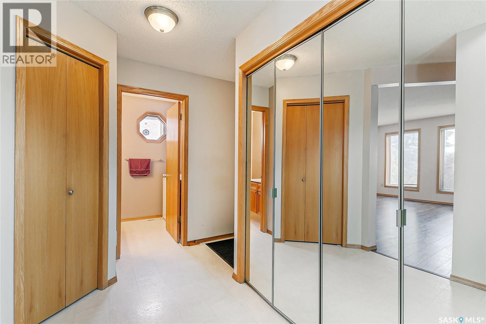 1328 Benjamin Crescent N, Regina, SK - Indoor Photo Showing Other Room