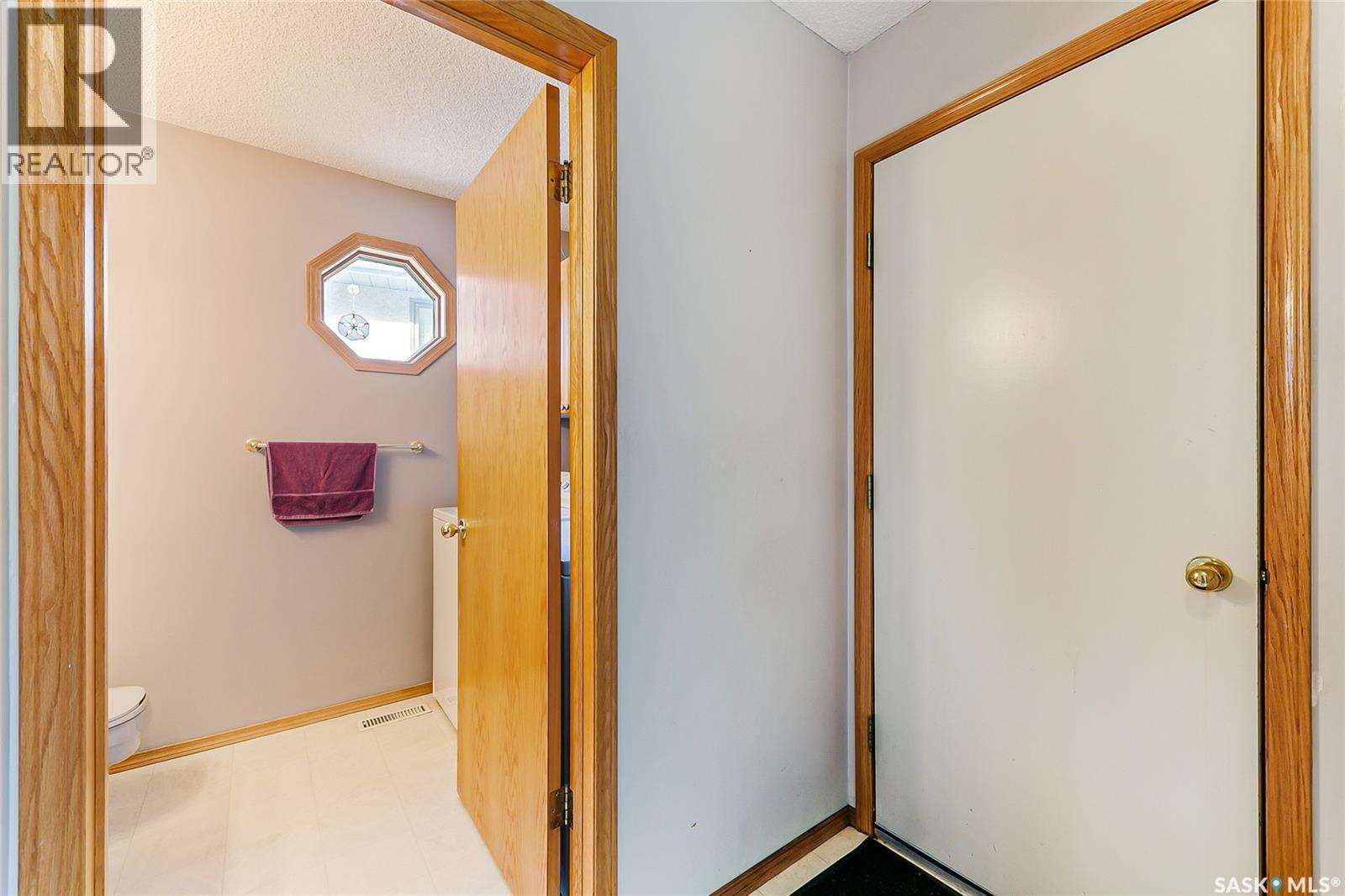 1328 Benjamin Crescent N, Regina, SK - Indoor Photo Showing Other Room