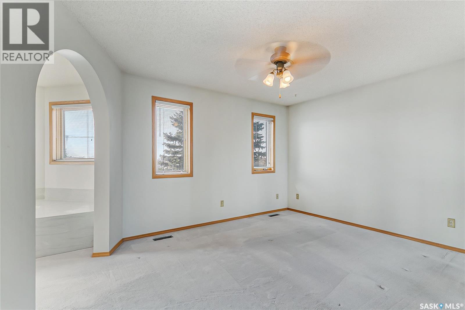 1328 Benjamin Crescent N, Regina, SK - Indoor Photo Showing Other Room