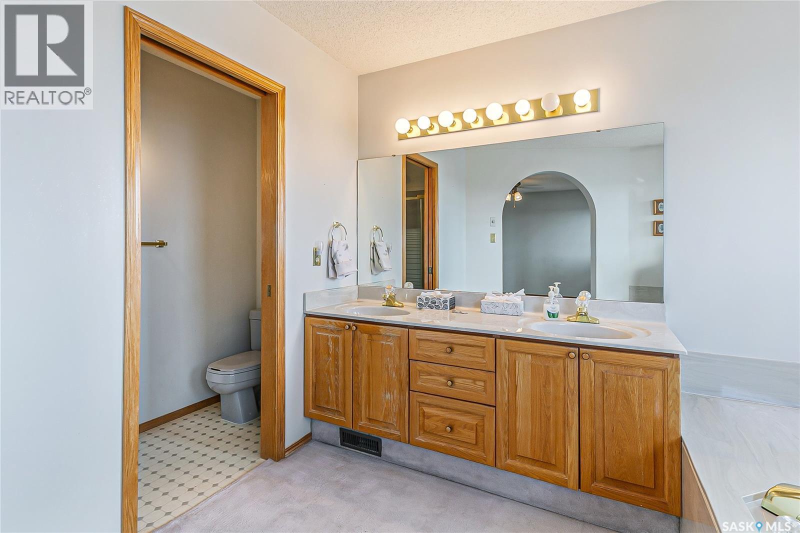 1328 Benjamin Crescent N, Regina, SK - Indoor Photo Showing Bathroom