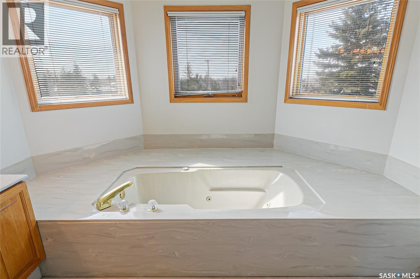 1328 Benjamin Crescent N, Regina, SK - Indoor Photo Showing Bathroom