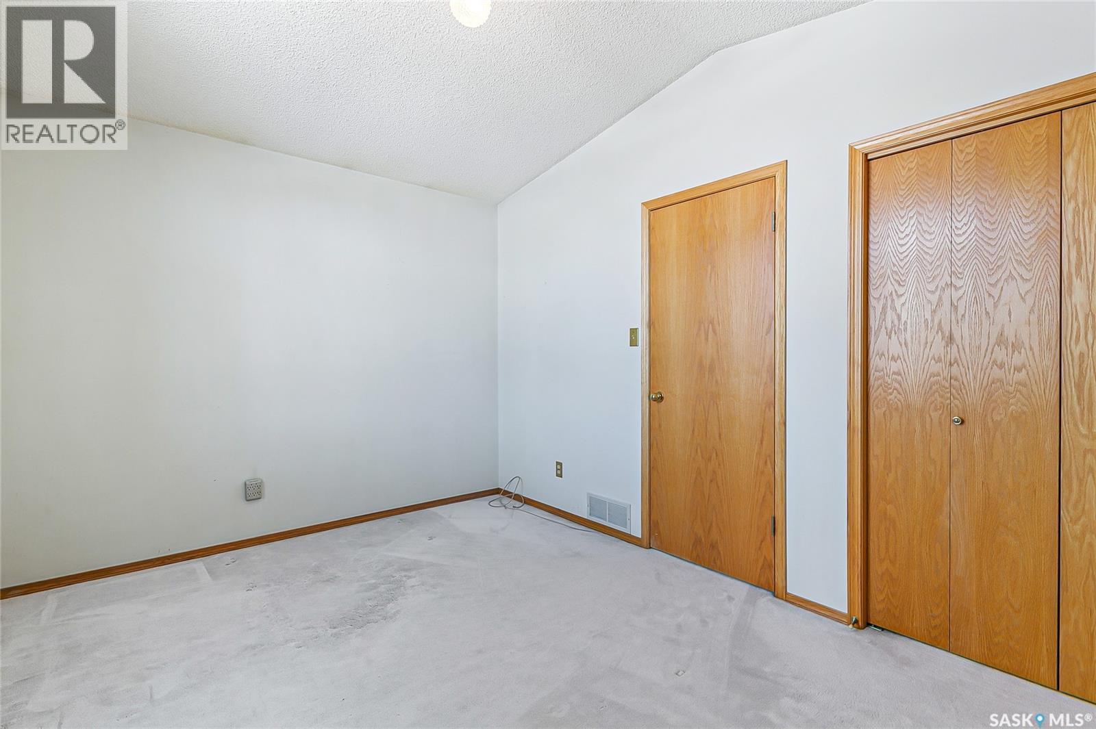 1328 Benjamin Crescent N, Regina, SK - Indoor Photo Showing Other Room