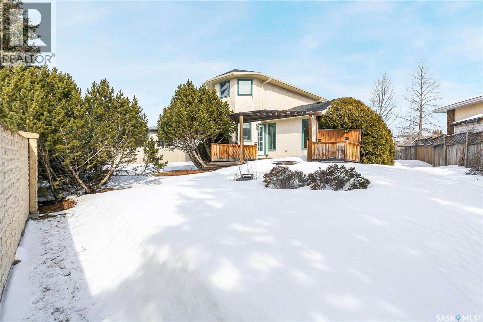 1328 Benjamin Crescent N, Regina, SK - Outdoor