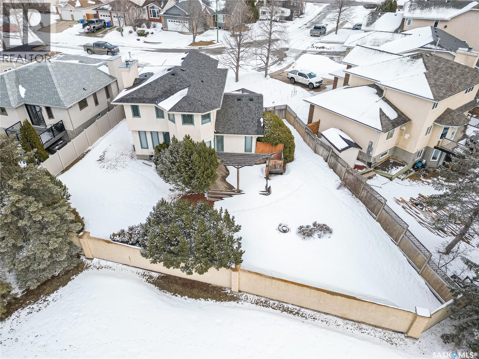 1328 Benjamin Crescent N, Regina, SK - Outdoor